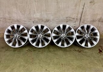 Alu kola Crystal Originál VW koncenr