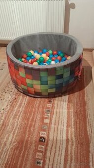 Suchý bazén s loptičkami