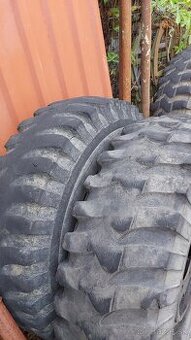 Kolesa 10,5-16 robur