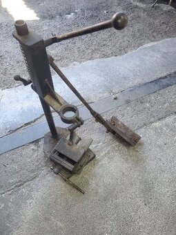 Stojan na vŕtačku+zverak a nožnice na plech