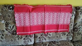 ÚĽUV + vyšívané prestieranie, obrúsky