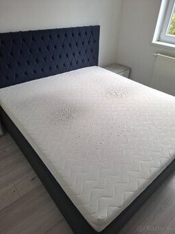 Predám manželskú posteľ 180x200 s madracom a novými roštami.