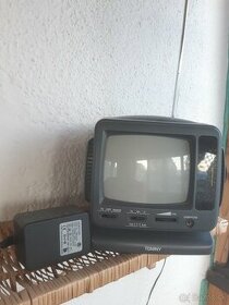 Malý prenosný TV / rádio