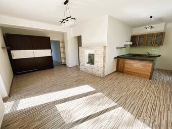 Zvolen, centrum mesta – priestranný, 2-izbový byt , 53 m2