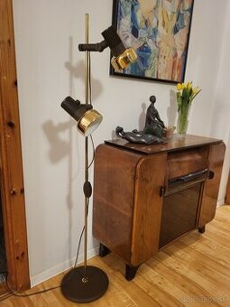 Podlahová lampa