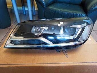 VW TOUAREG 2 II LAVE SVETLO BI-XENÓN 7P1941031