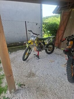 Predám suzuki rmz 250