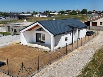 Štýlový 4i RD veľká terasa + vysoké stropy, 502 m² / Cestice