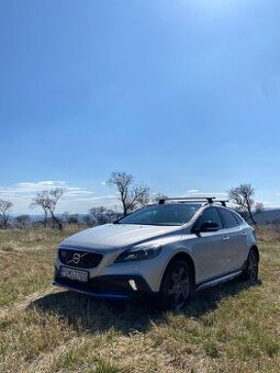 Volvo V40 Cross Country D2 Momentum Pro, Veľmi dobrý stav
