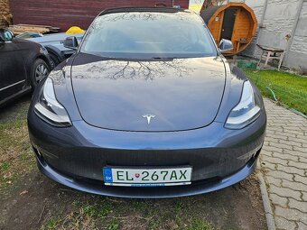 Tesla model 3