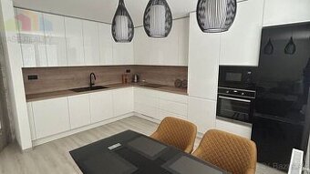 Luxusný 3 izbový mezonetový byt v UrbanParku (105 m2)-Trenčí