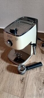 Pakový kávovar Delonghi