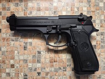 Beretta M9