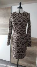 Dámske upletove šaty veľ. M a topánky