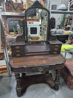 Predám kozmetický Stolík