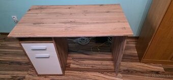 Predam písací stolík