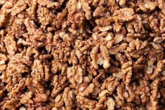 Vlašské lúpané tohtoročné orechy