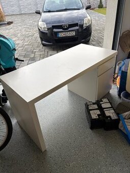 Stolík písací Ikea Malm - 1