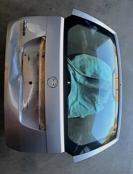 Zadné okno+piate dvere fiat idea