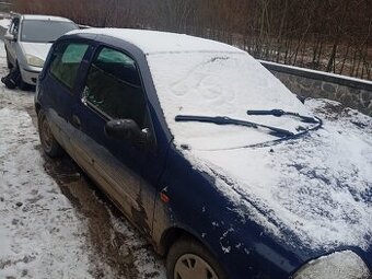 Predám Clio 1.2 na diely celku pojazdne