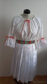 Dámsky kroj.