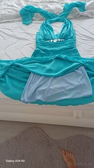 Spoločenské šaty v atypické tvare