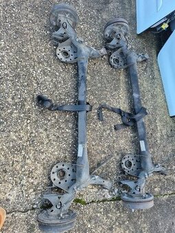 Toyota Yaris II rok 2006-2012 náprava zadna