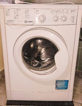 Práčka Indesit
