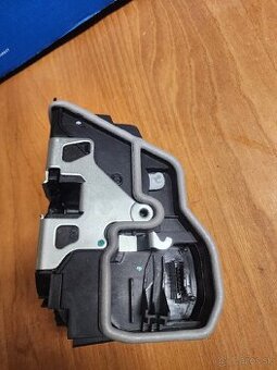 Zámok dverí šoféra bmw e90 predfc nový nepoužitý