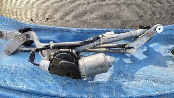 Predam diely toyota auris 2009