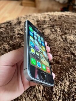 Predám iPhone SE 64GB