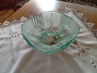 strožitna sklenena miska