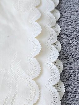 Obrus v maslovej farbe