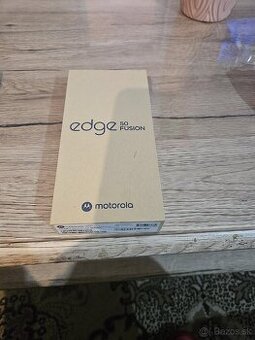 Predám mobilný telefón Motorola edge 50 fusion