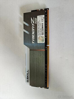 G.SKILL Trident Z RGB 8GB DDR4 3200 MHz CL16