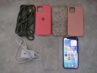 iPhone 11 Pro / 64GB Gold prasknuté sklo na jednom fotaku