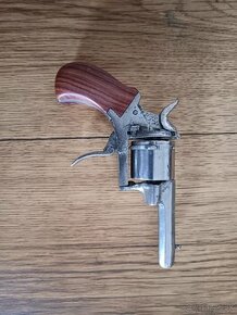 Revolver 1890 - 1