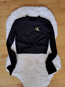 cierne crop tričko CK