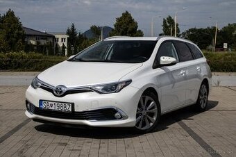 Toyota Auris 1.6 D-4D S&S Executive (2015).
