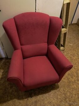 Kreslo ušiak s taburetom