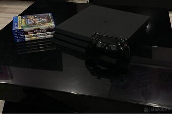 PS4 Pro 1TB + 4 játék (Spider-Man, 3 Crash játék)