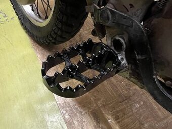 Široké enduro stupačky Honda NX650 Dominator RD08(1995-2003)