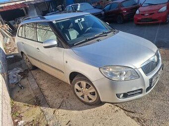 ŠKODA FABIA II COMBI 1,2 BENZÍN KLÍMA ŤAŽNÉ
