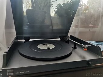 Gramofón Tesla MC-470