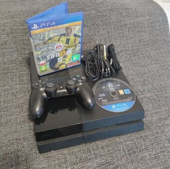 PS4 500GB + ovládač + 2x hra