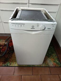 Úzka 45 cm umývačka riadu beko