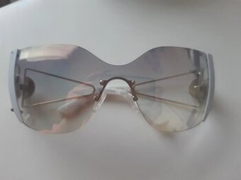 Slnečné okuliare GUESS