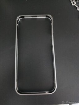 Hlinílový rámik na iphone 16pro