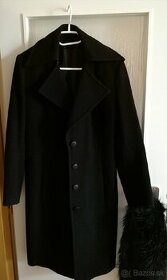 Dámsky čierny kabát, podšitý podšívkou