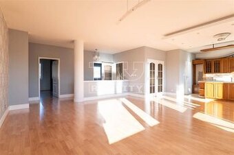 Veľkometrážny 4 izbový byt, 130m2, Brezno